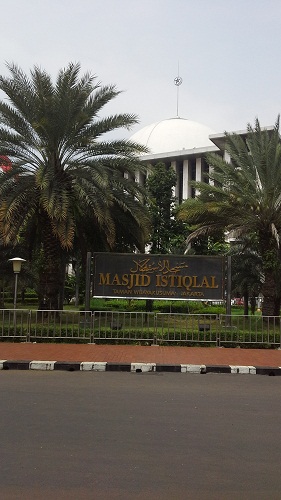 Taman Masjid Istiqlal Jakarta  (Kamis18 Agustus 2016)